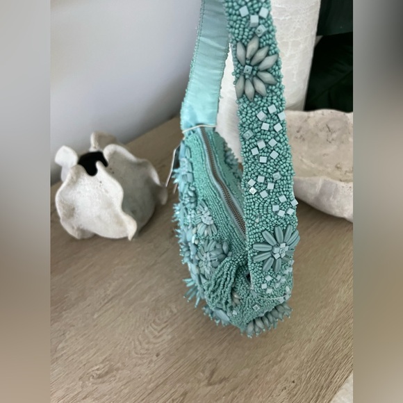 NWT Viral Blue Beaded Shoulder Bag w/ Flower Detail Handcrafted in India - Picture 5 of 10